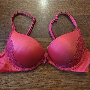 Victoria's Secret Vibrant Red Lace Bra